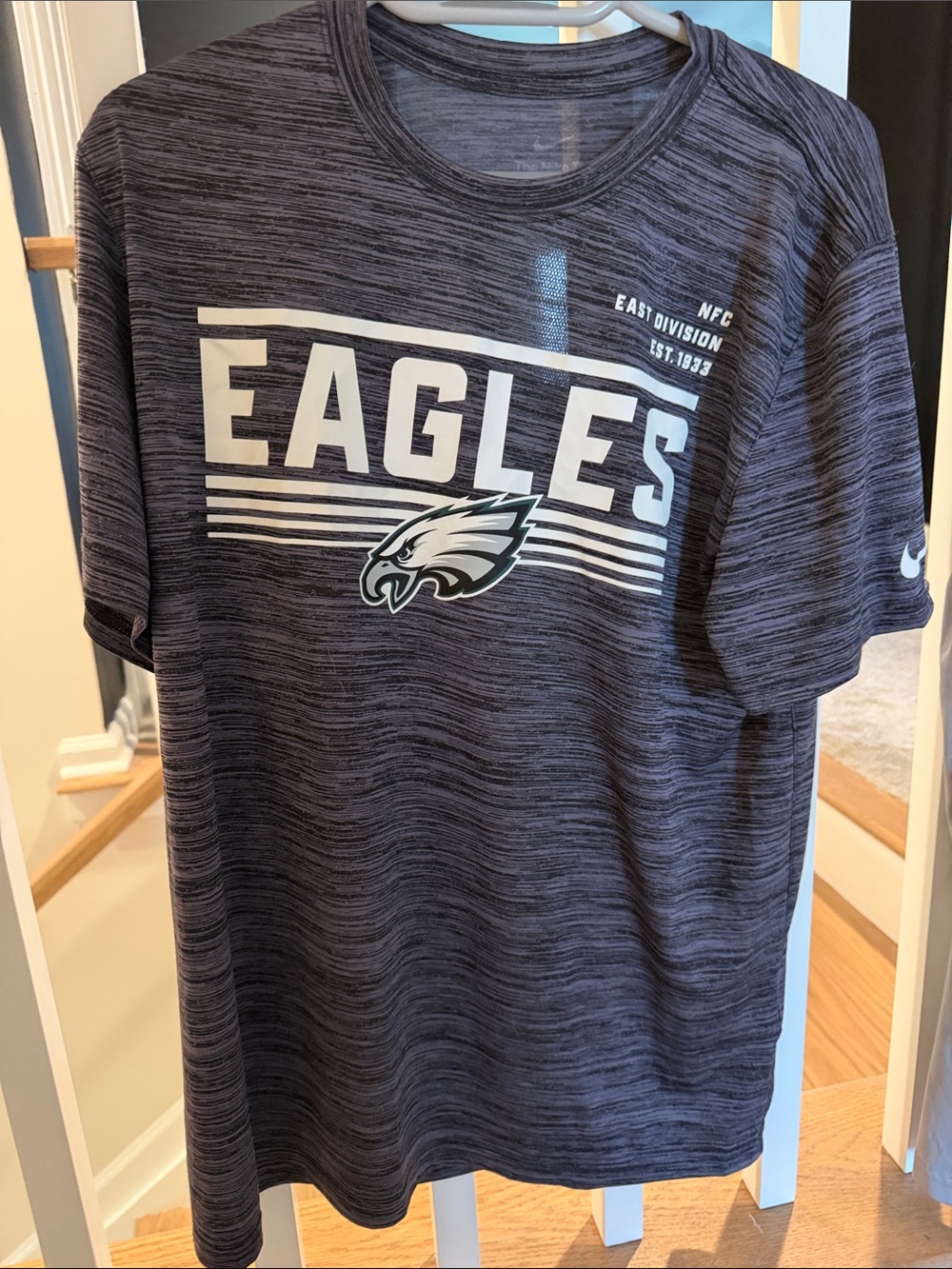 Nike Men’s Philadelphia Eagles Heathered Charcoal Graphic Tee